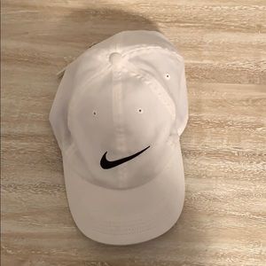 White Nike Baseball Cap